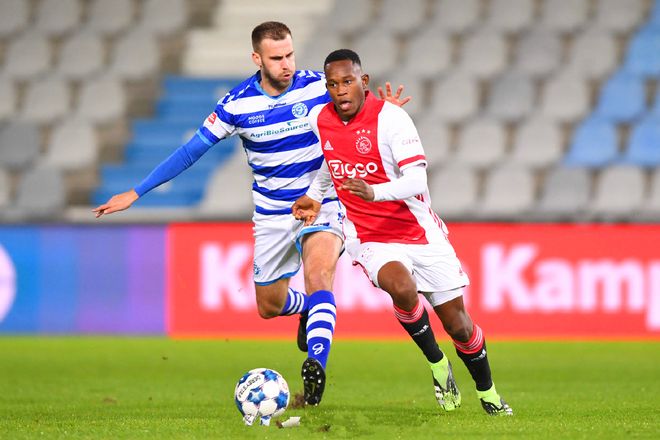 他们凭借层 他们凭借层