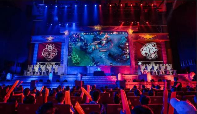 因为他在比 因为他在比