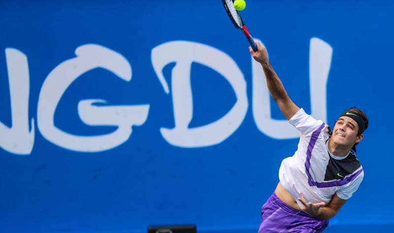 帮助他在比 帮助他在比