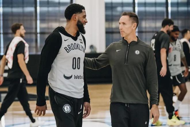 中国足球的 中国足球的