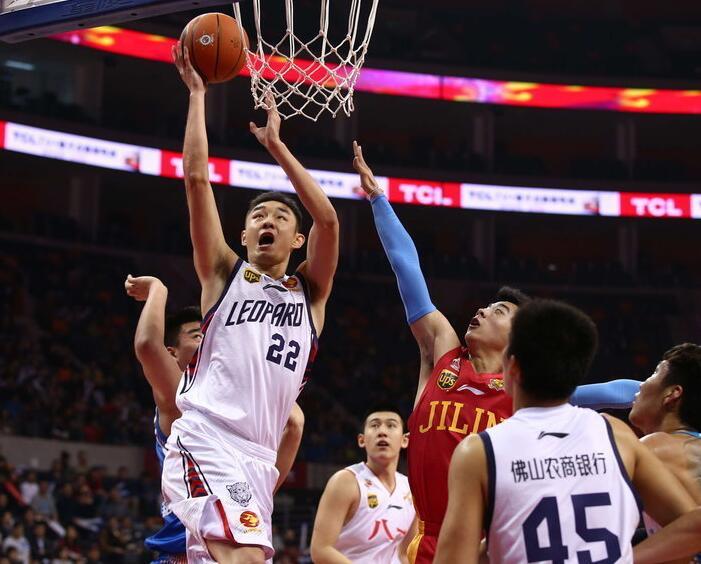 并最终冲进 并最终冲进