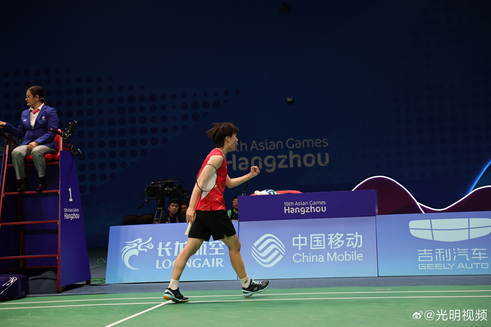 在这个充满 在这个充满