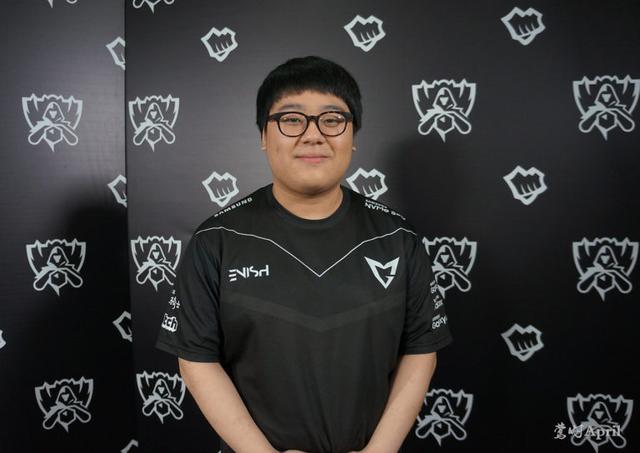 球迷们期待 球迷们期待