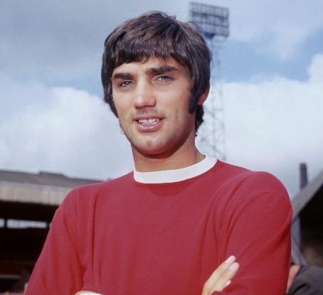 马卡：对手球迷一直辱骂维尼修斯，但后者做噤声动作就被批评