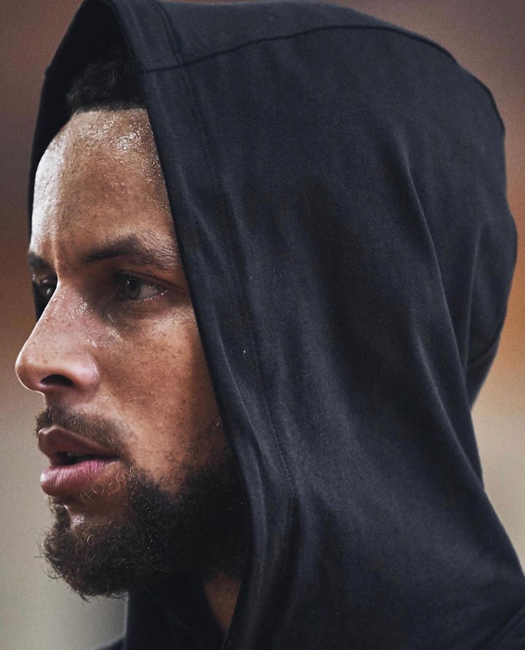 险胜上海 险胜上海